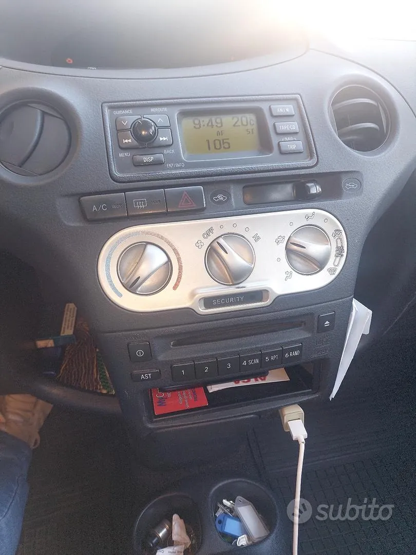 Toyota Yaris 2004 photo 5