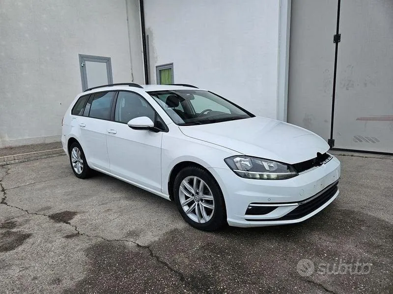 Volkswagen Golf 2019 photo 2