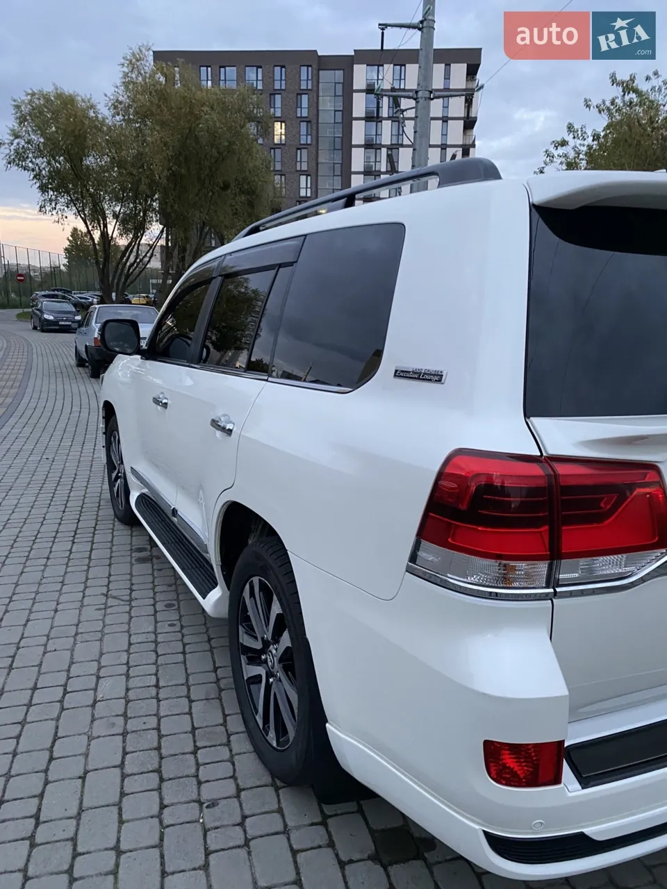 Toyota Land Cruiser 2019 photo 3