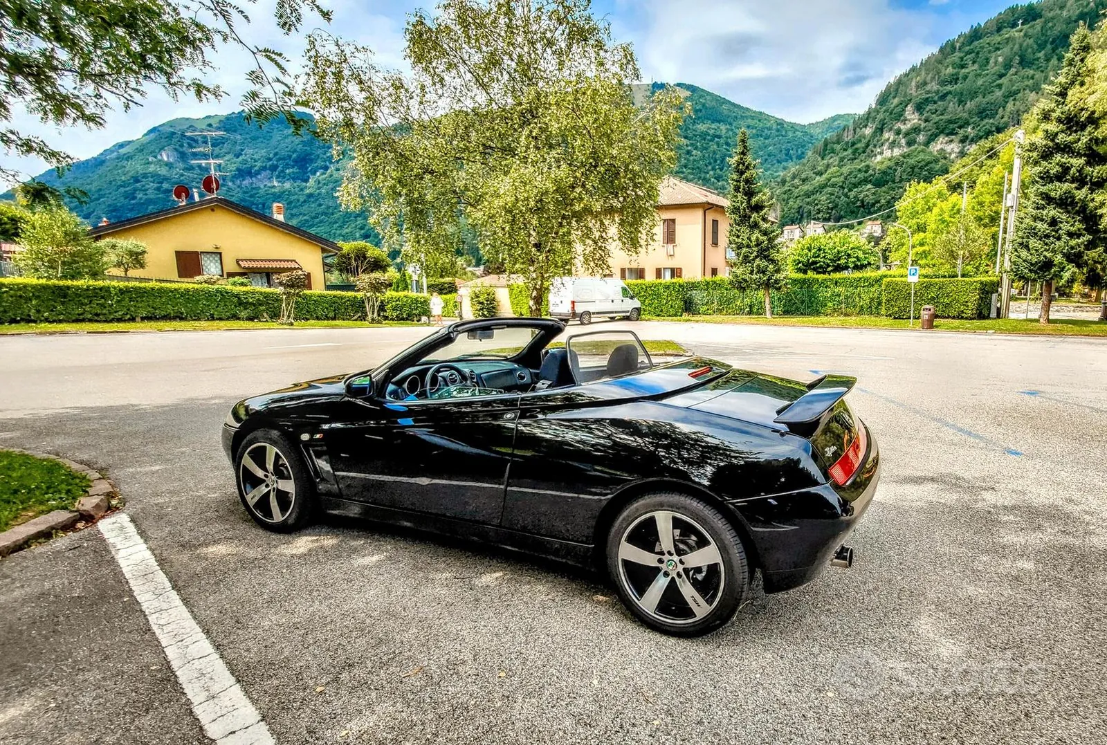 Alfa Romeo Spider 1999 photo 2