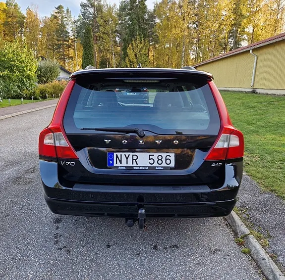 Volvo V70 2010 photo 4