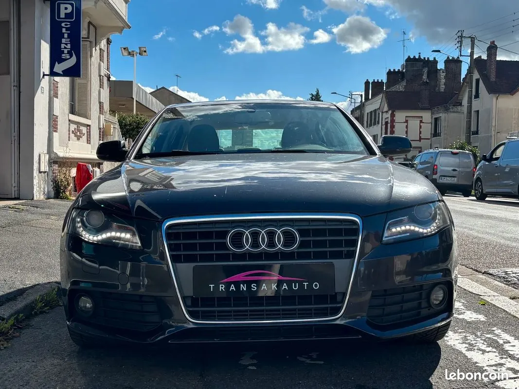 Audi A4 2010 photo 2