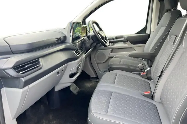 Ford Transit Custom 2025 photo 3