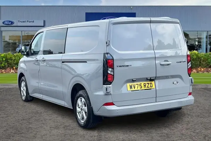Ford Transit Custom 2025 photo 2