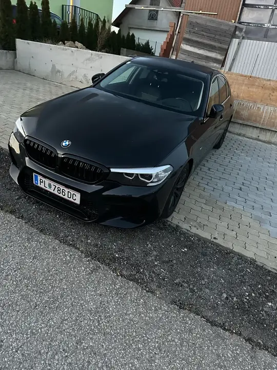 BMW 5 Series 2017 photo 2