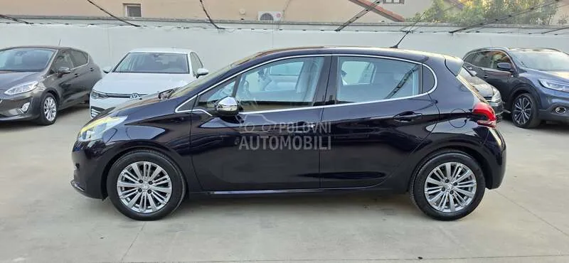Peugeot 208 2015 photo 5
