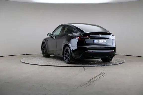 Tesla Model Y 2023 photo 2