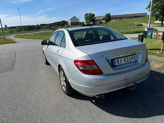 Mercedes-Benz C220 D 2007 photo 2