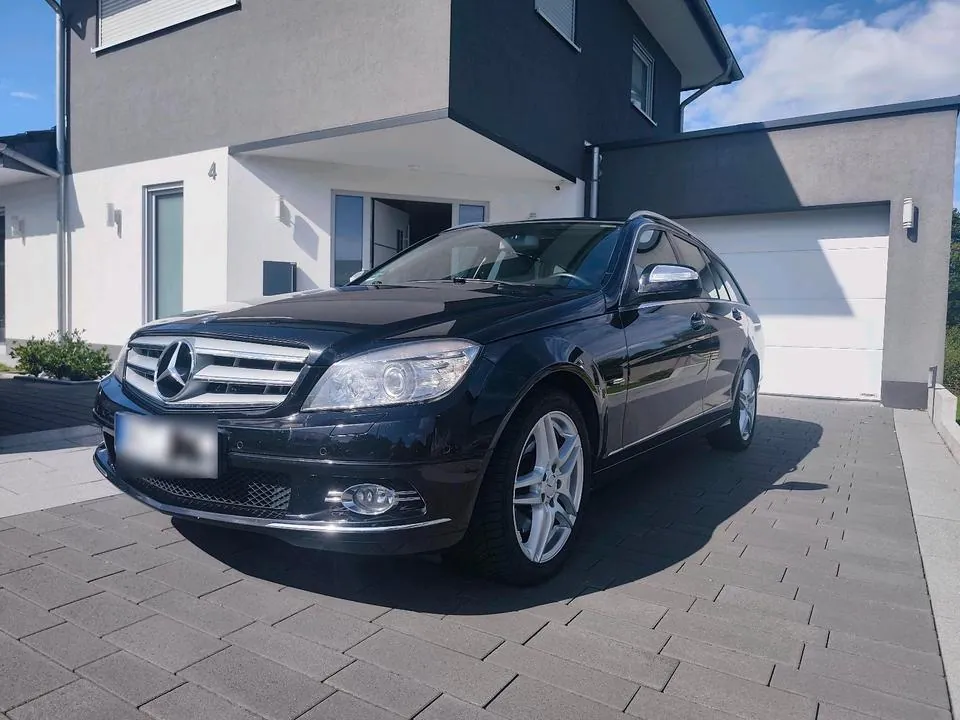 Mercedes-Benz C320