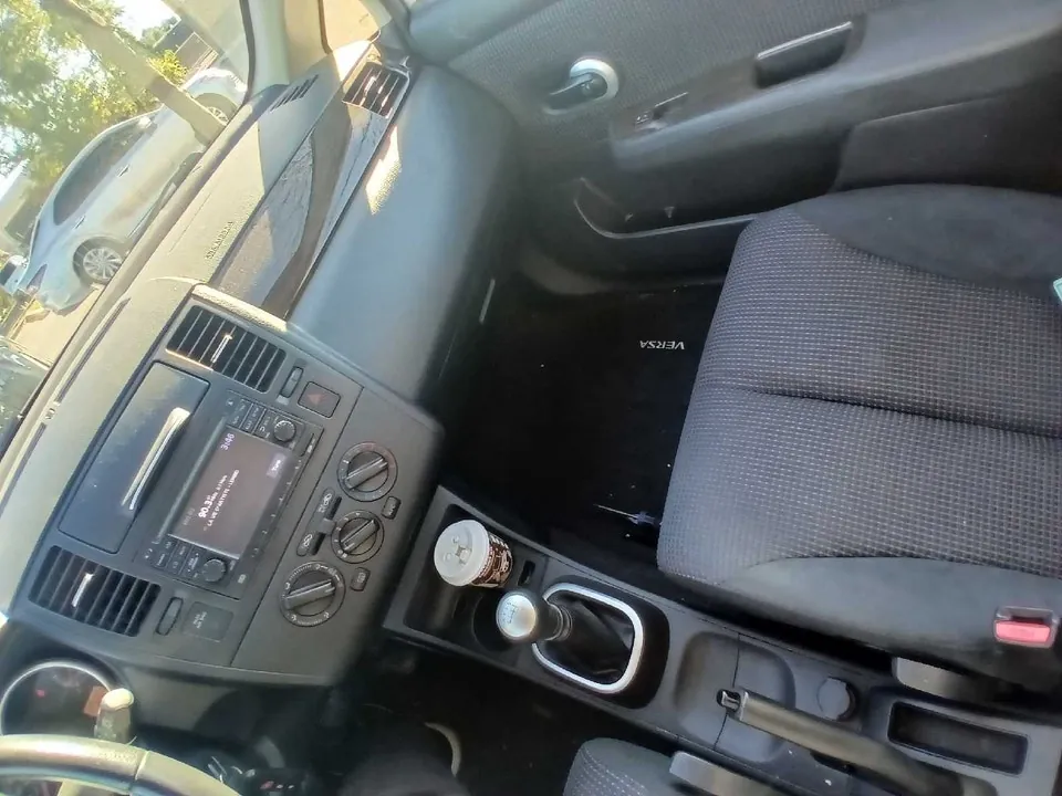 Nissan Versa 2012 photo 4