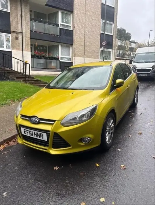 Ford Focus 2012 photo 2