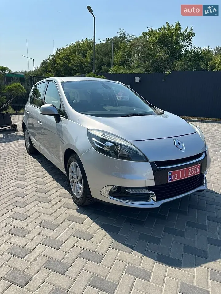 Renault Scenic 2012 photo 4
