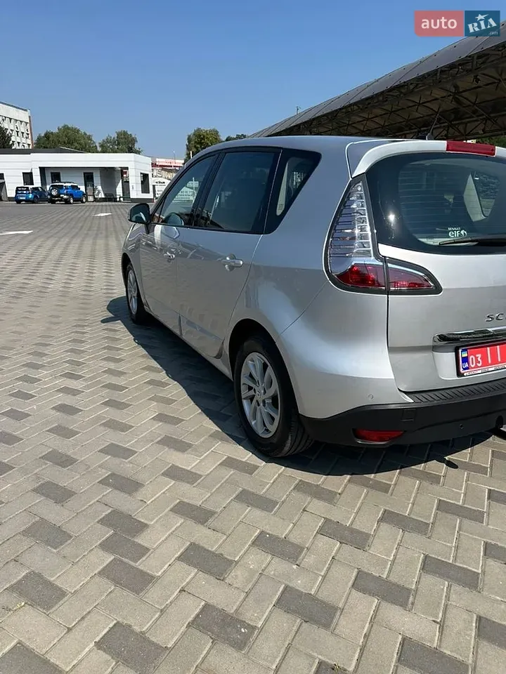 Renault Scenic 2012 photo 5