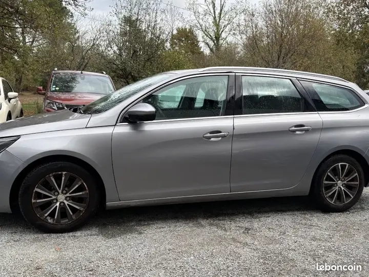 Peugeot 308 2014 photo 2