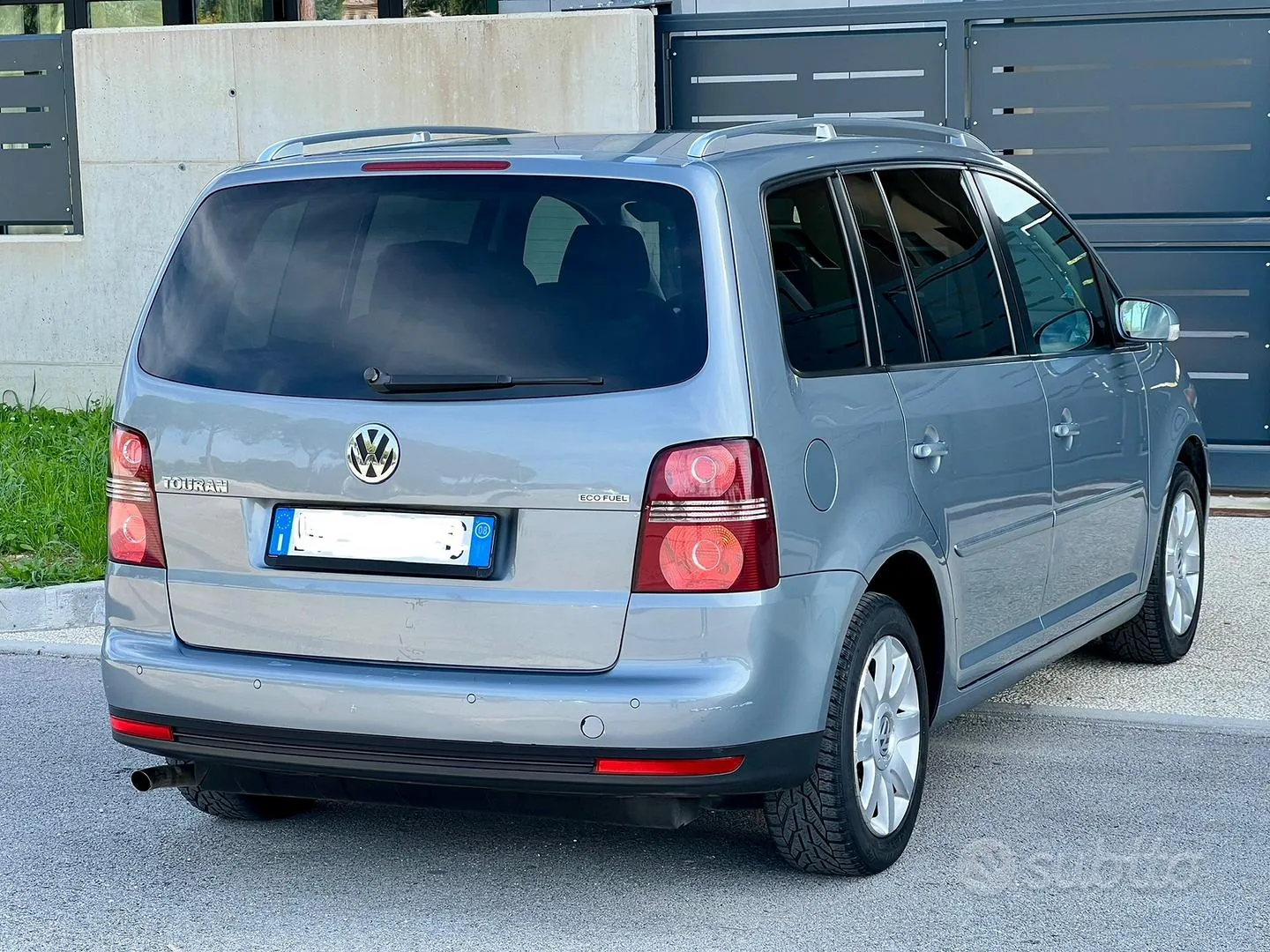 Volkswagen Touran 2008 photo 3