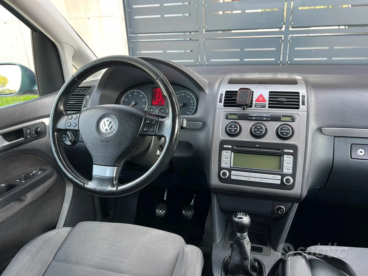 Volkswagen Touran 2008 photo 4