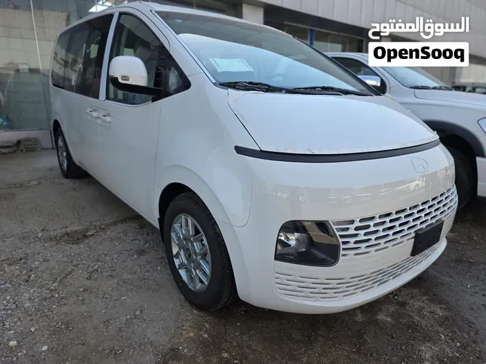 Hyundai Staria 2025 photo 2