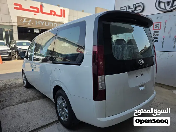 Hyundai Staria 2025 photo 3