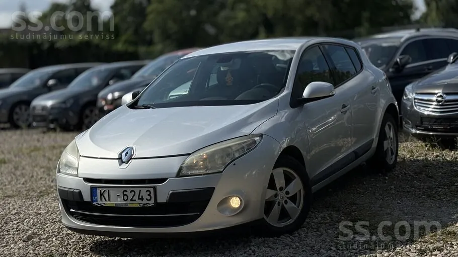 Renault Megane 2010 photo 2