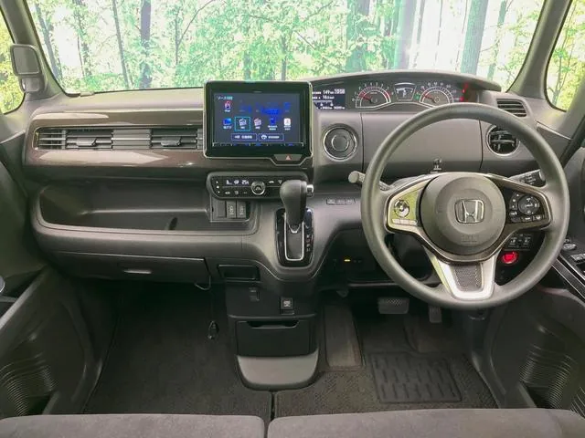 Honda N-Box 2019 photo 2