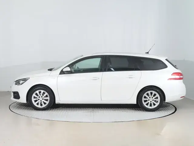 Peugeot 308 Sw 2019 photo 2