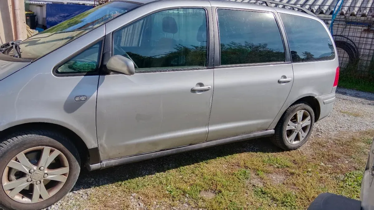 Seat Alhambra 2008 photo 3