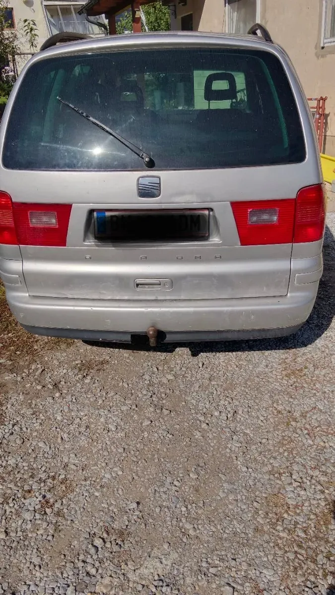 Seat Alhambra 2008 photo 2
