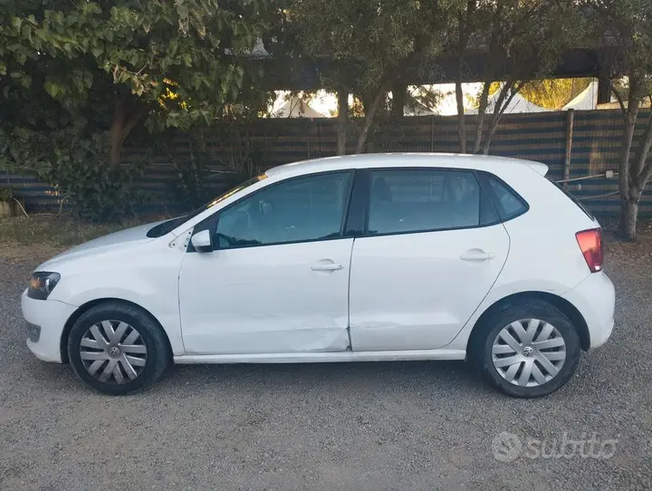 Volkswagen Polo 2010 photo 2