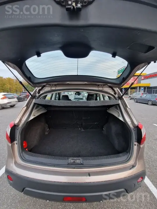 Nissan Qashqai 2012 photo 4