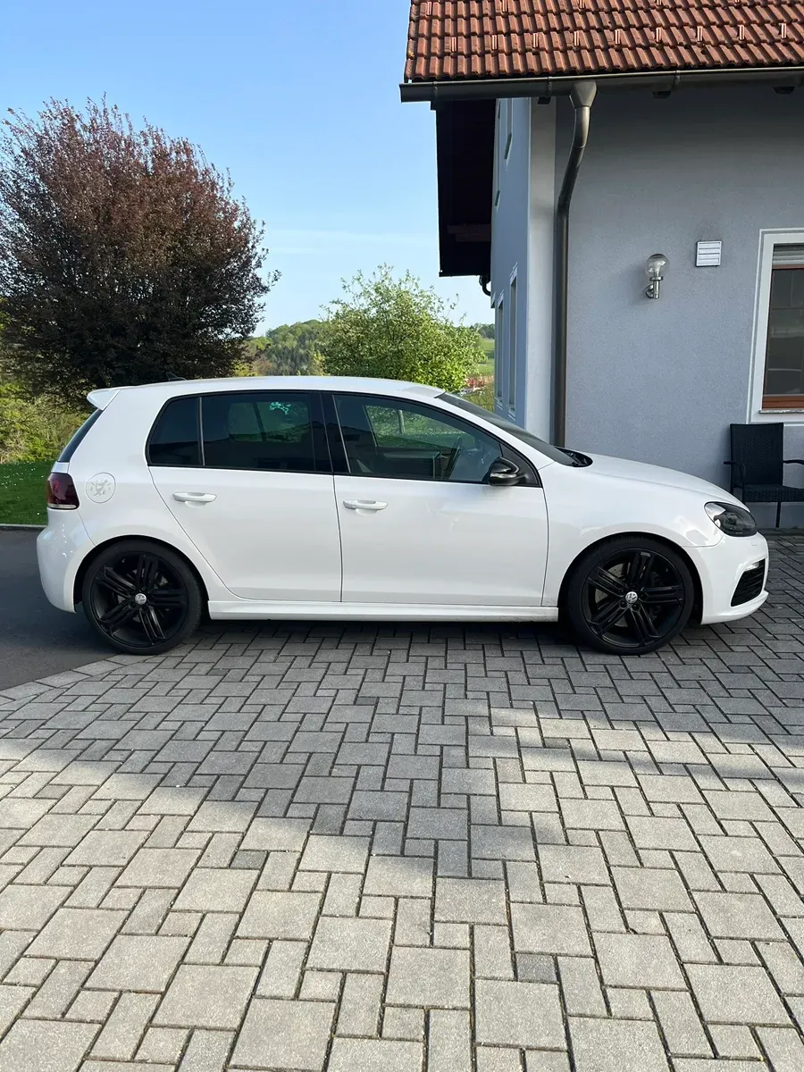Volkswagen Golf 2011 photo 3