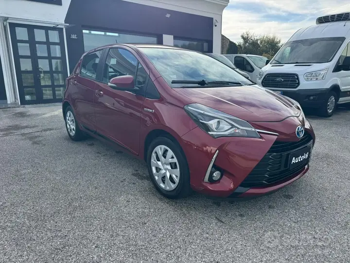 Toyota Yaris 2018 photo 2