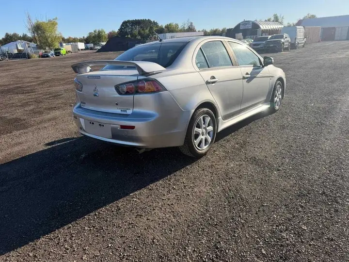 Mitsubishi Lancer 2017 photo 3
