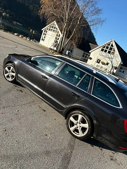 Skoda Superb 2014 photo 5