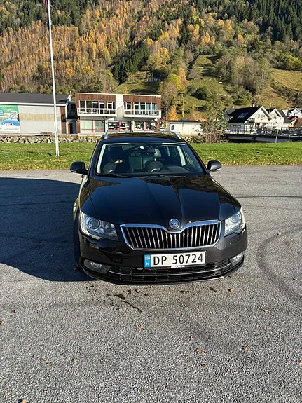 Skoda Superb 2014 photo 2