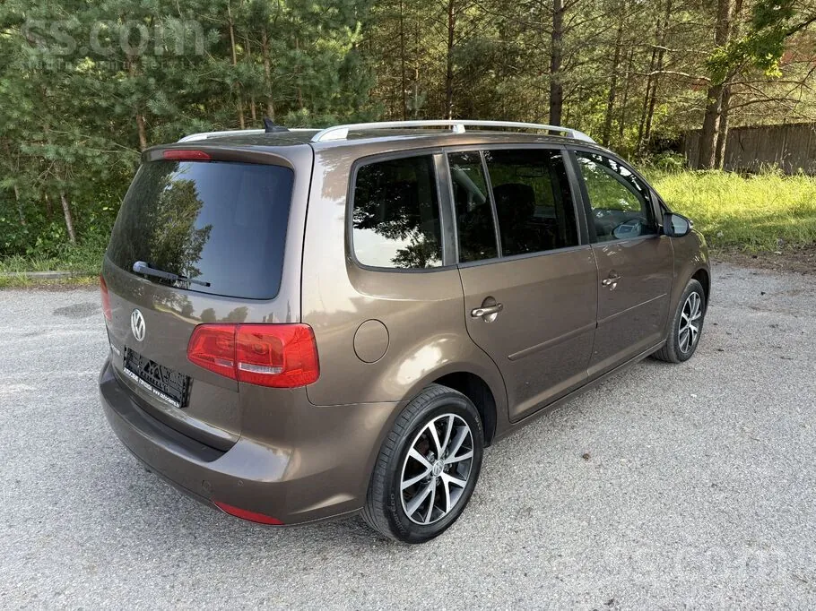 Volkswagen Touran 2012 photo 5