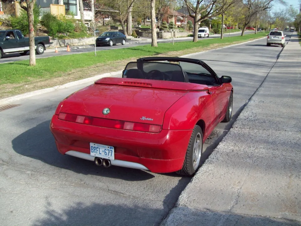 Alfa Romeo Spider 1998 photo 3