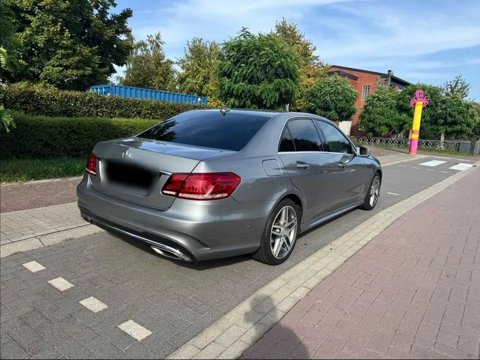 Mercedes-Benz E300