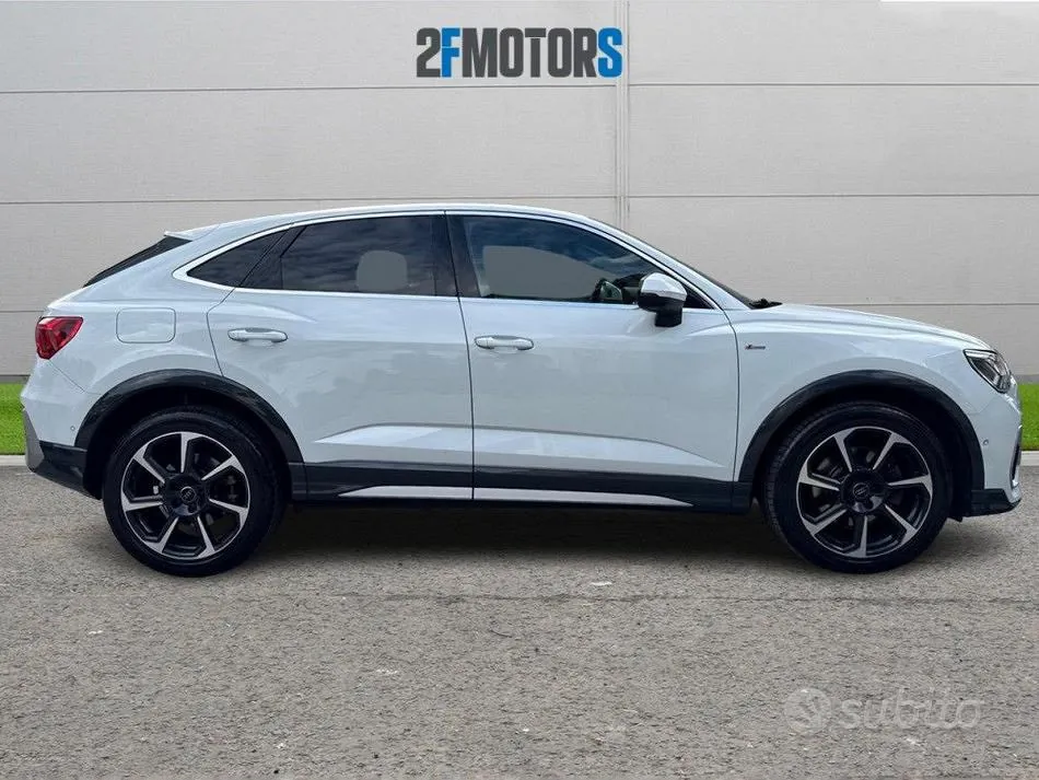 Audi Q3 2019 photo 3