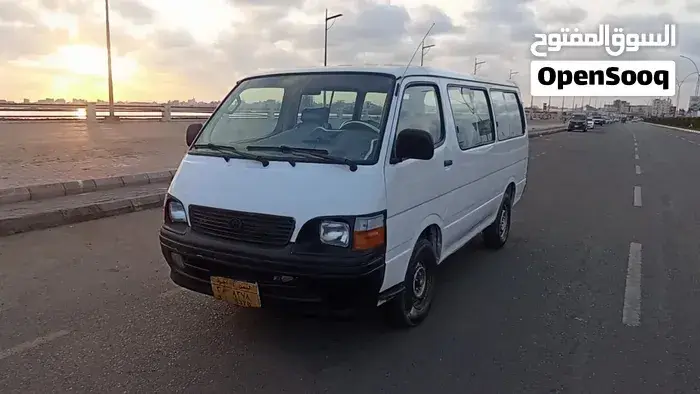 Toyota Hiace 2004 photo 3