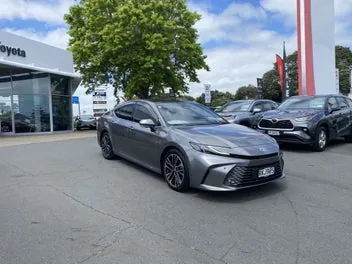 Toyota Camry 2025 photo 2