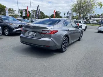 Toyota Camry 2025 photo 3