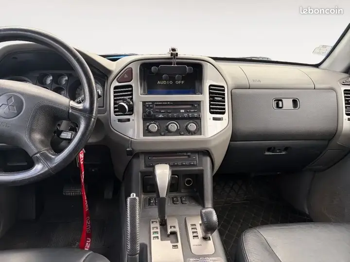 Mitsubishi Pajero 2004 photo 3