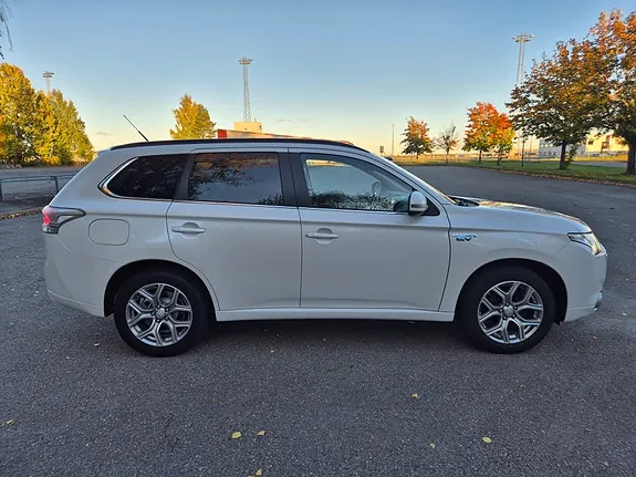 Mitsubishi Outlander 2015 photo 3
