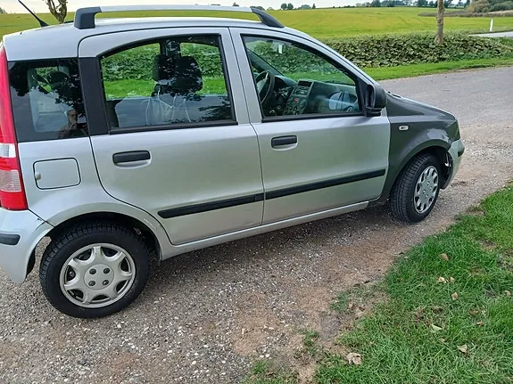 Fiat Panda 2011 photo 2