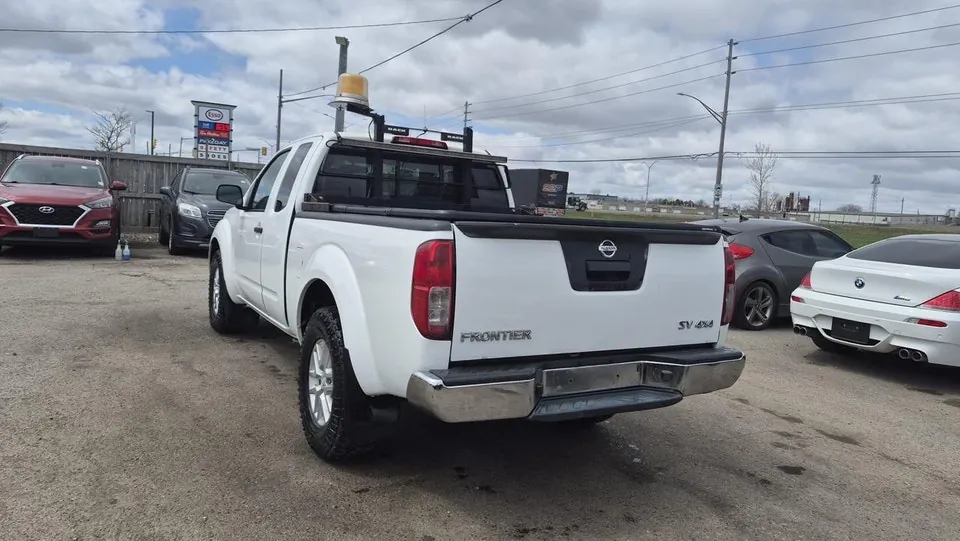 Nissan Frontier 2015 photo 3