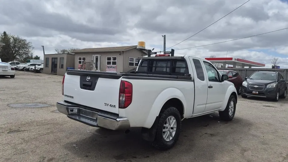 Nissan Frontier 2015 photo 5