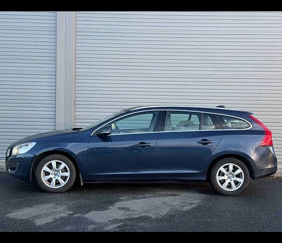 Volvo V60 2012 photo 2