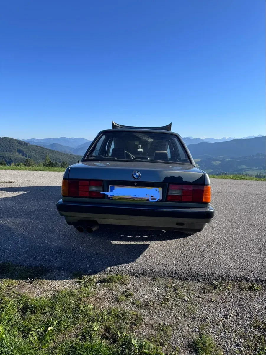 BMW 3 Series 1989 photo 2