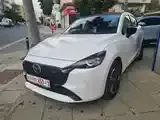 Mazda 2 2023 photo 2