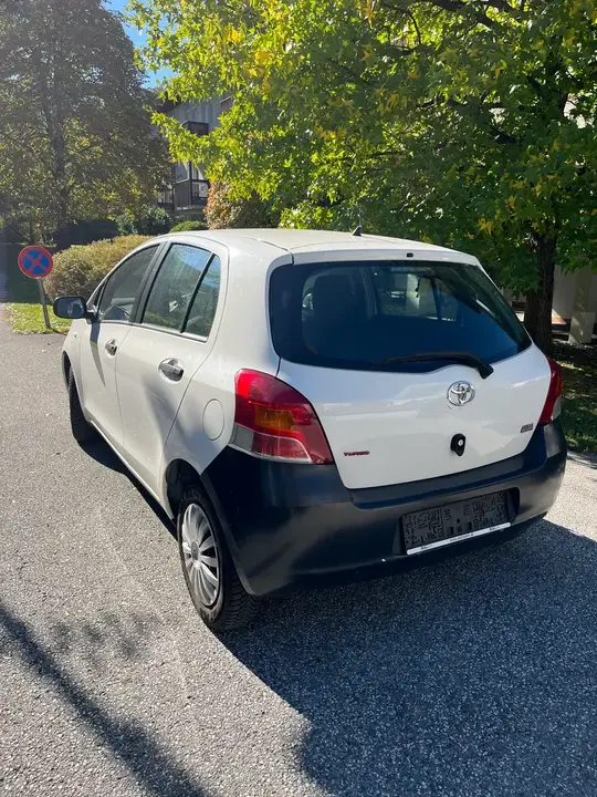 Toyota Yaris 2009 photo 3